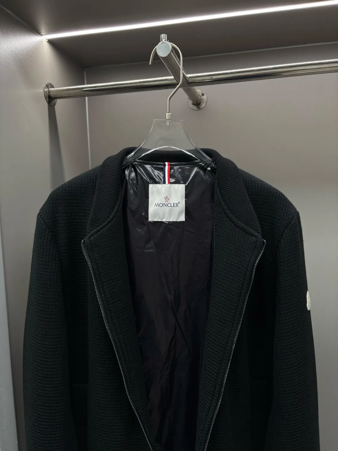 Mocler New Arrival ， ， ✨ Quality ▫️ ， ▫️ ： ▫️ ： ▫️ ： ， · ： · ： · ： ， ， “ + ” ， Premium ， Sizes：M-XXXL ：Black Khaki